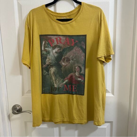 “Pray for Me” Yellow Meme Short sleeve T-shirt Graphic Tee Unisex Men’s size XXL - Picture 1 of 6